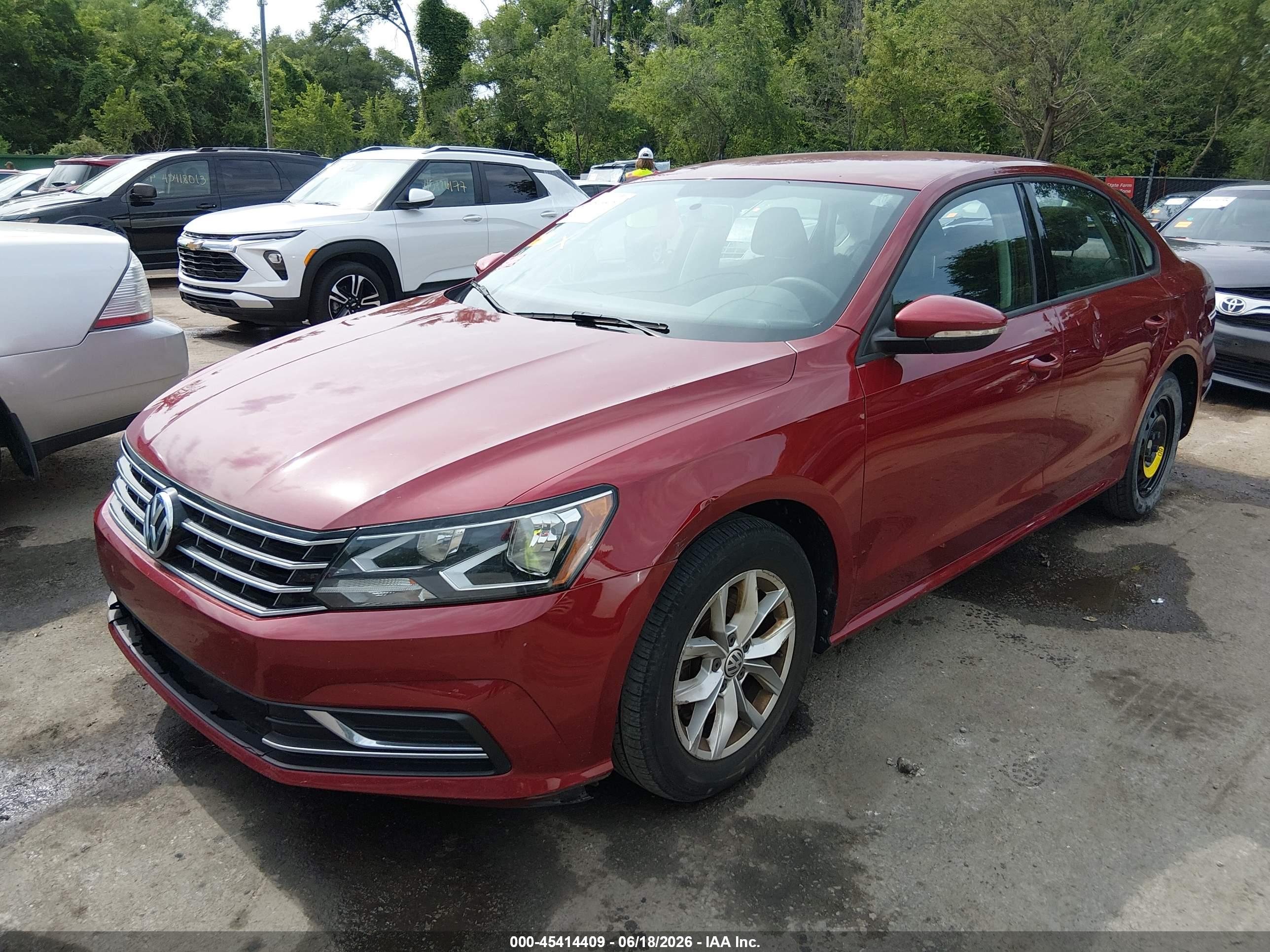 2018 VOLKSWAGEN PASSAT 2.0T R-LINE/2.0T S — I2