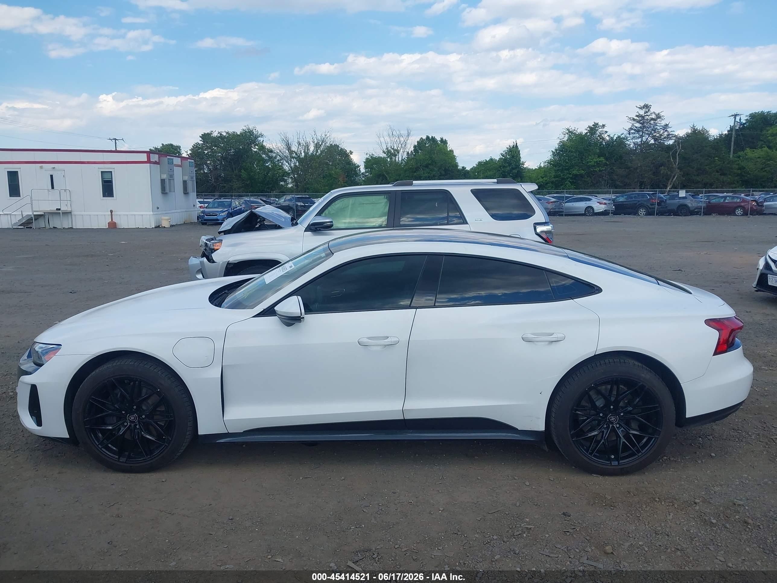 2024 AUDI E-TRON GT PREMIUM PLUS QUATTRO