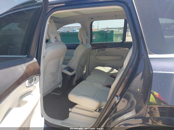 2016 VOLVO XC90 T6 MOMENTUM