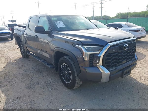 2022 TOYOTA TUNDRA SR5
