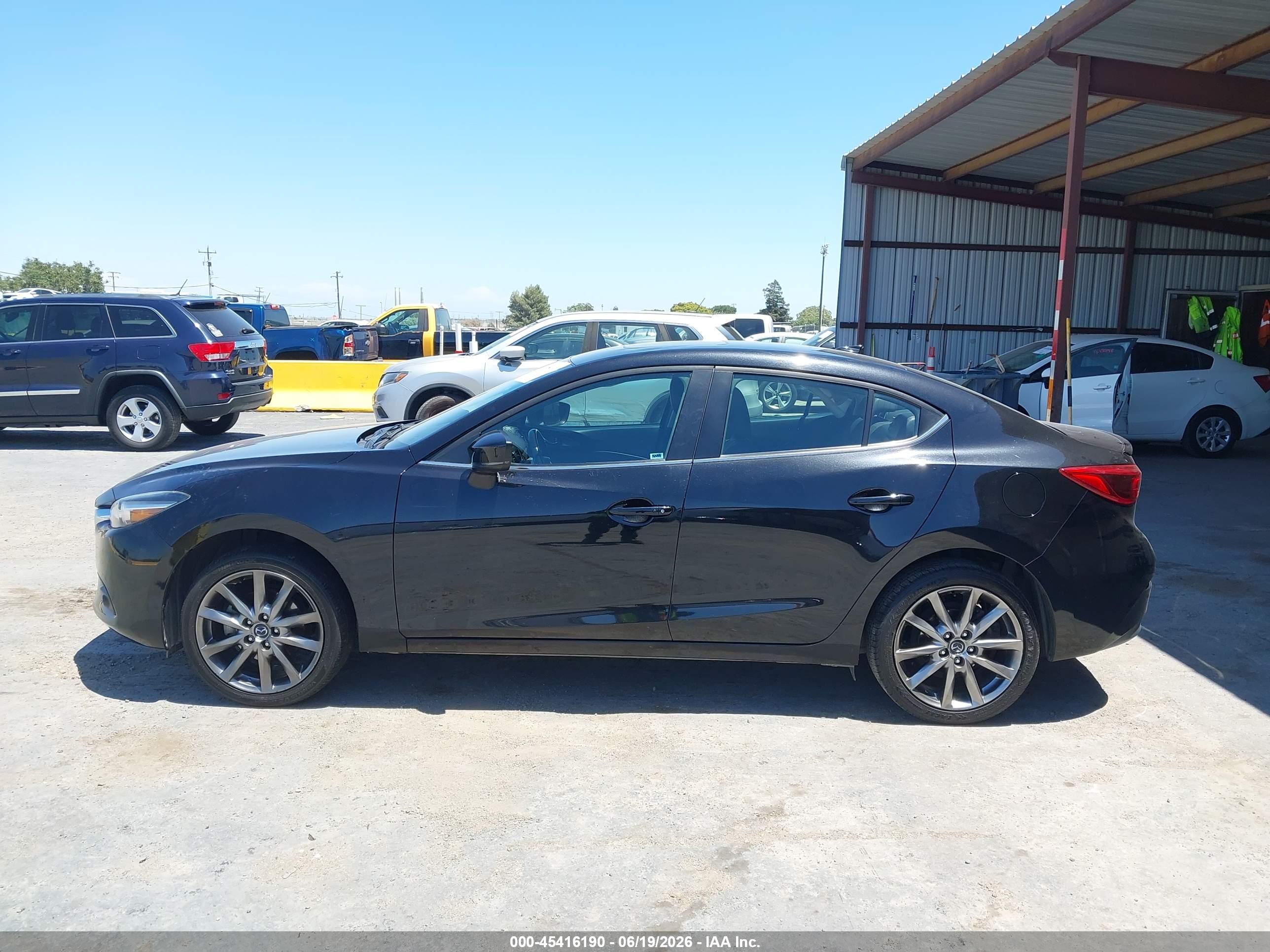2018 MAZDA MAZDA3 GRAND TOURING