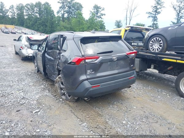 2022 TOYOTA RAV4 XLE