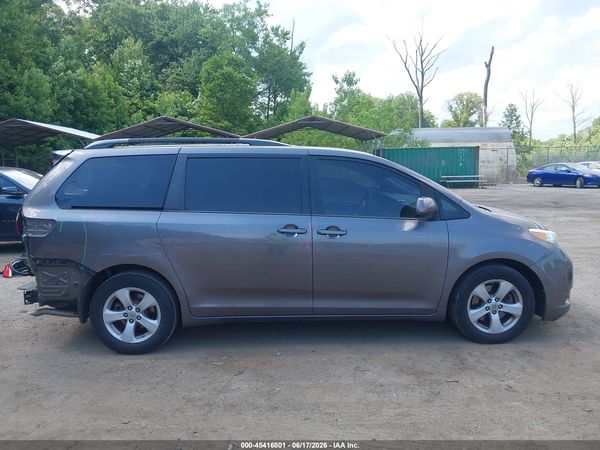 2015 TOYOTA SIENNA LE 8 PASSENGER