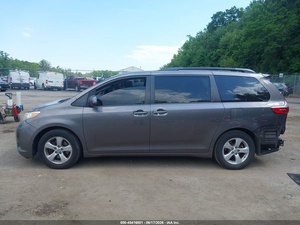 2015 TOYOTA SIENNA LE 8 PASSENGER