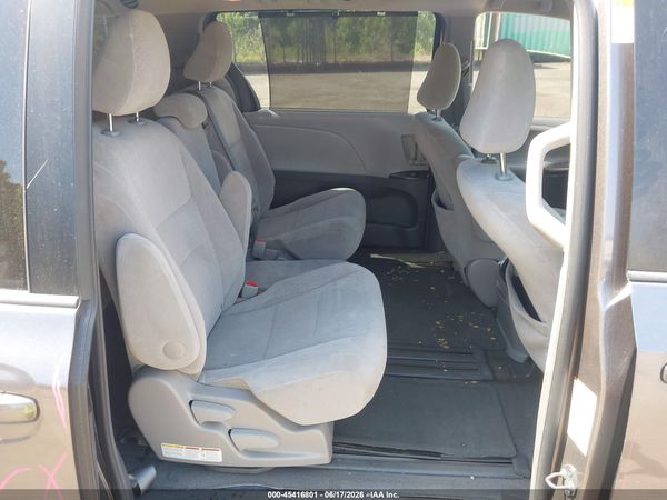 2015 TOYOTA SIENNA LE 8 PASSENGER