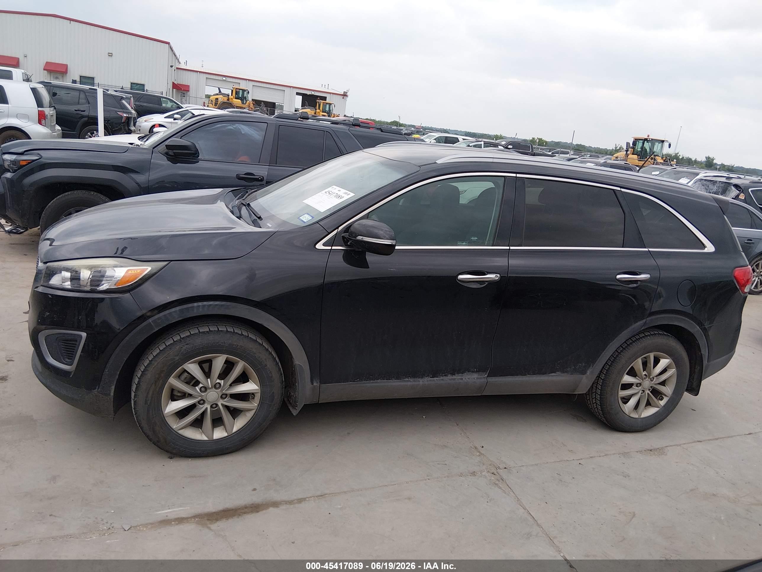 2017 KIA SORENTO 2.4L LX