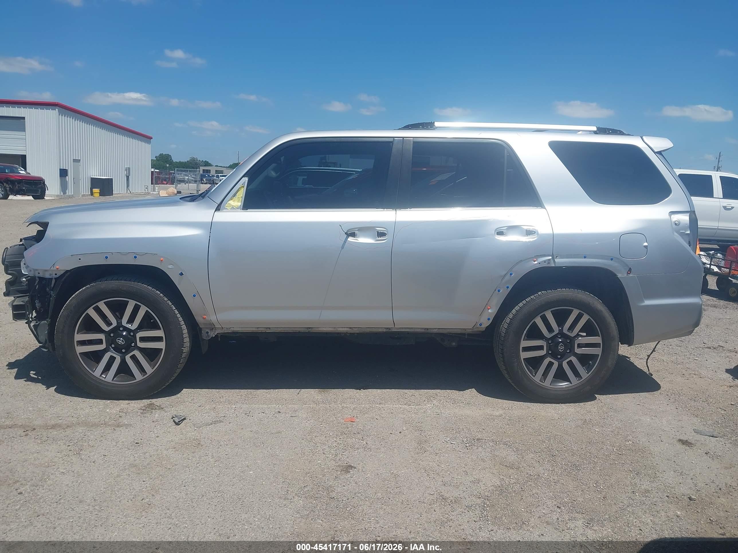 2016 TOYOTA 4RUNNER LIMITED