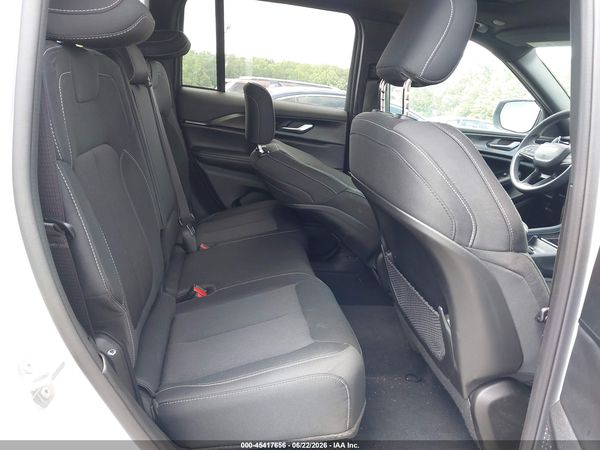 2025 JEEP GRAND CHEROKEE LAREDO X 4X2