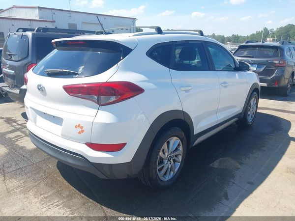 2017 HYUNDAI TUCSON SE