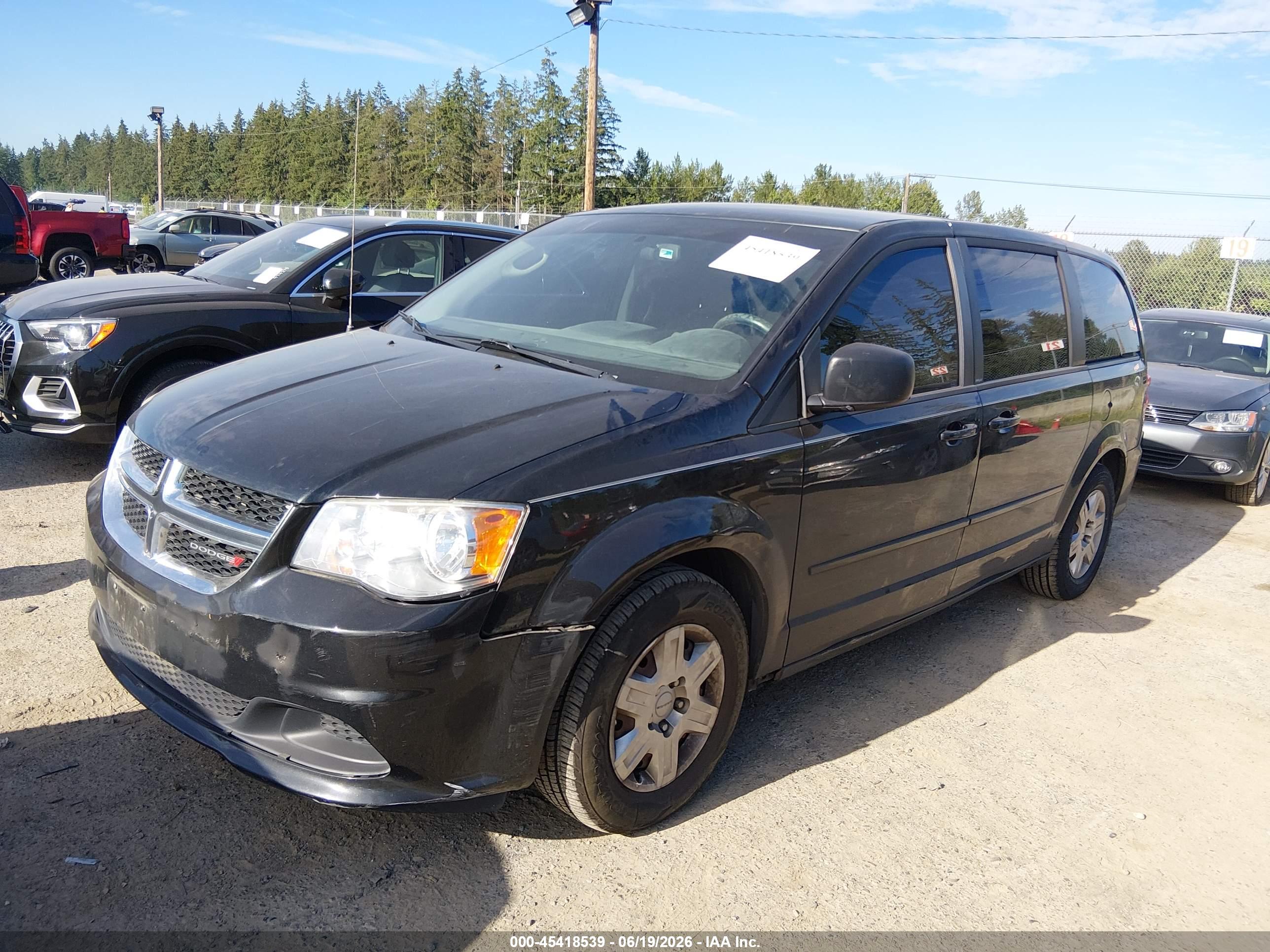2013 DODGE GRAND CARAVAN SE — I2