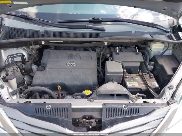 2012 TOYOTA SIENNA XLE 7 PASSENGER