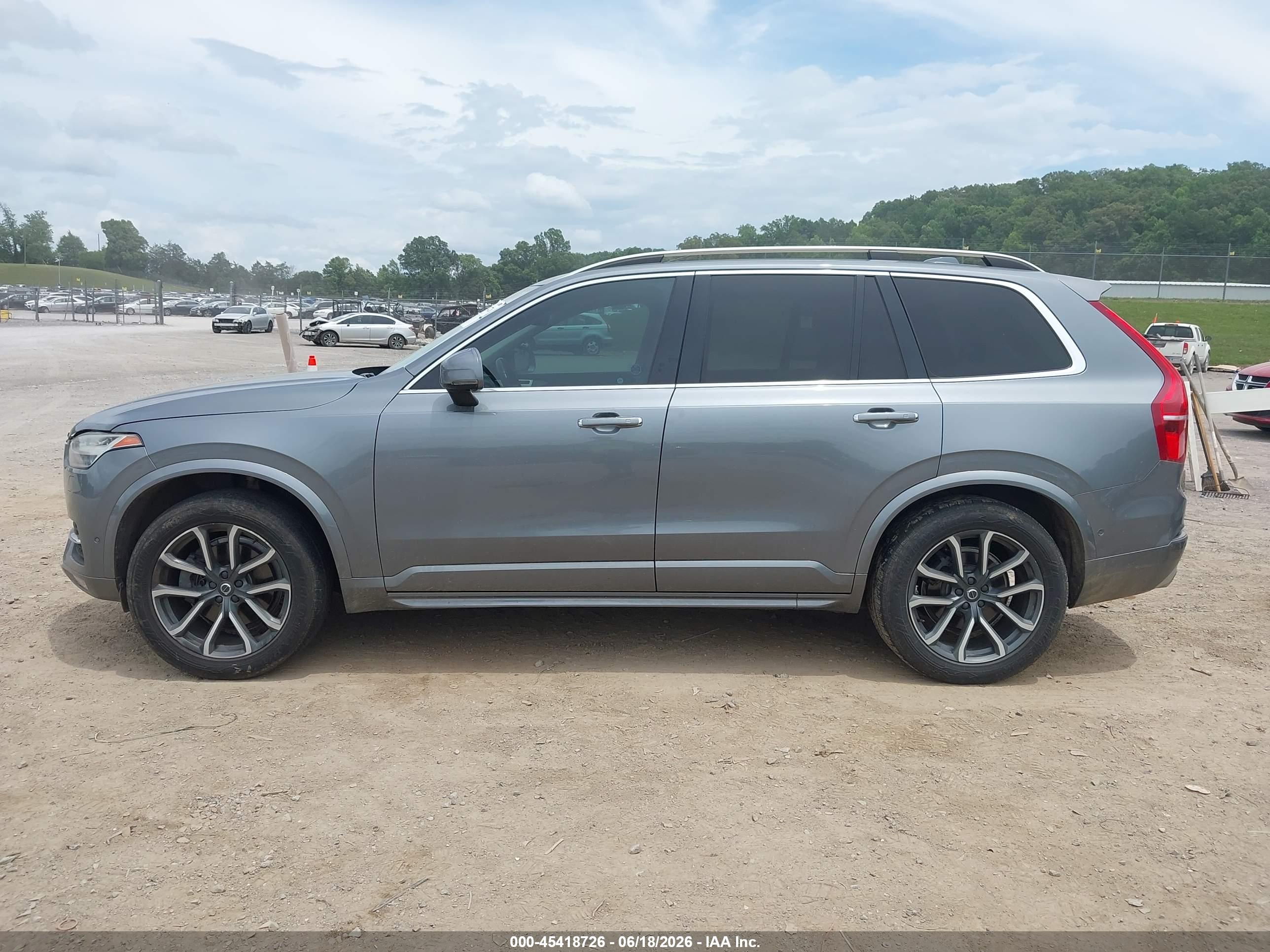 2016 VOLVO XC90 T6 MOMENTUM