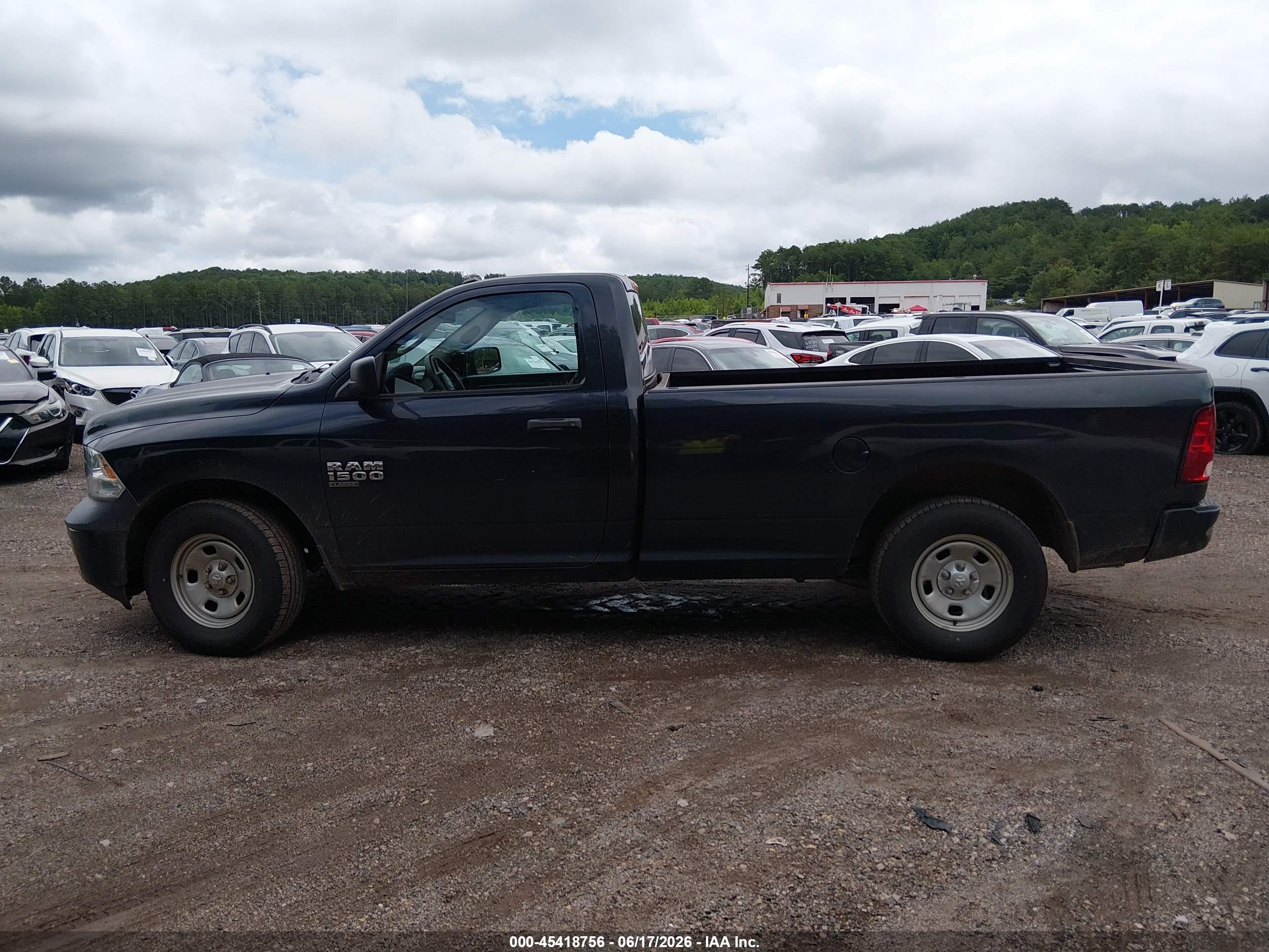 2019 RAM 1500 CLASSIC TRADESMAN  4X2 8' BOX