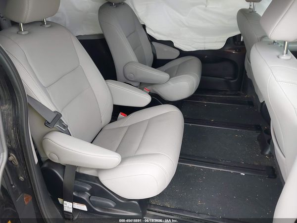 2019 TOYOTA SIENNA