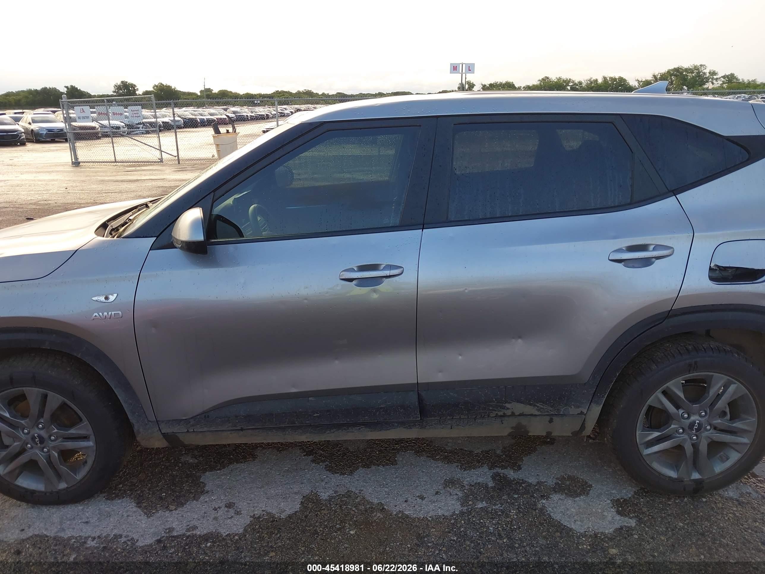 2022 KIA SELTOS LX