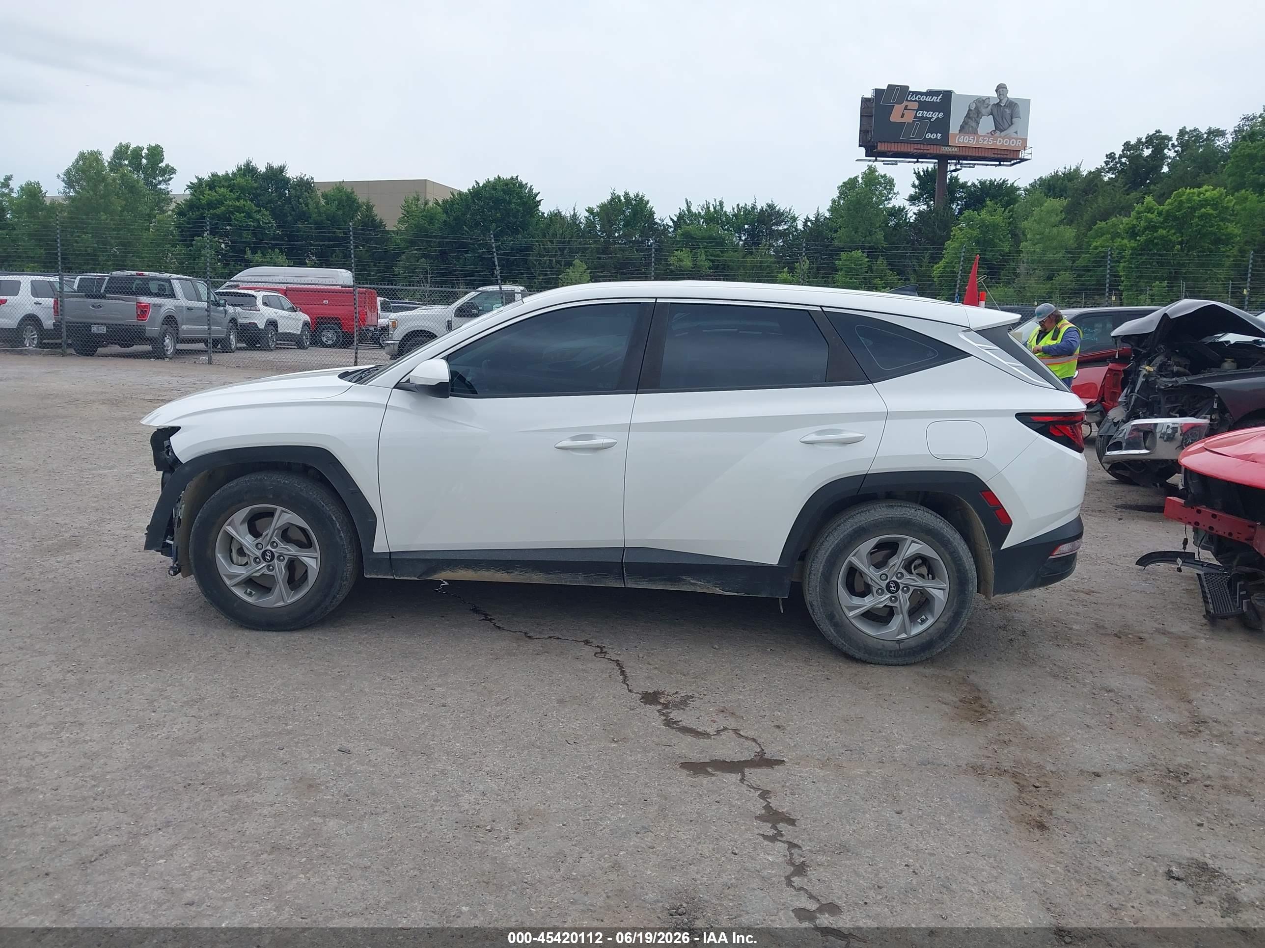 2023 HYUNDAI TUCSON SE
