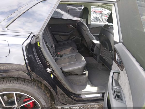 2020 AUDI Q8