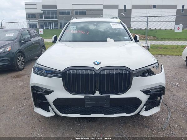 2021 BMW X7 M50I