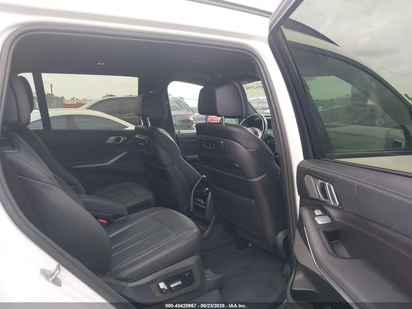 2021 BMW X7 M50I