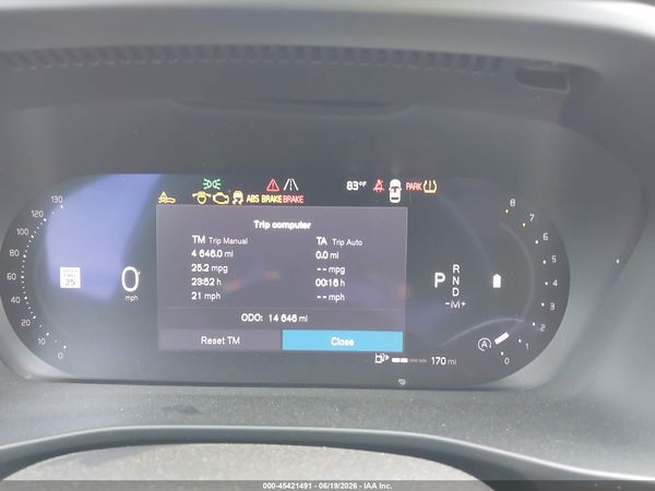 2025 VOLVO XC40 B5 PLUS DARK THEME