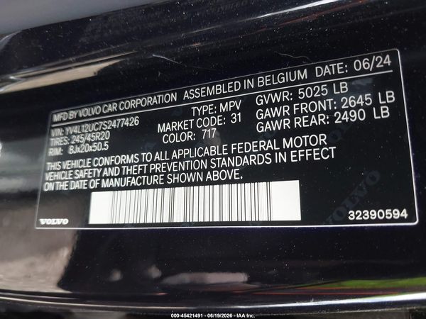 2025 VOLVO XC40 B5 PLUS DARK THEME