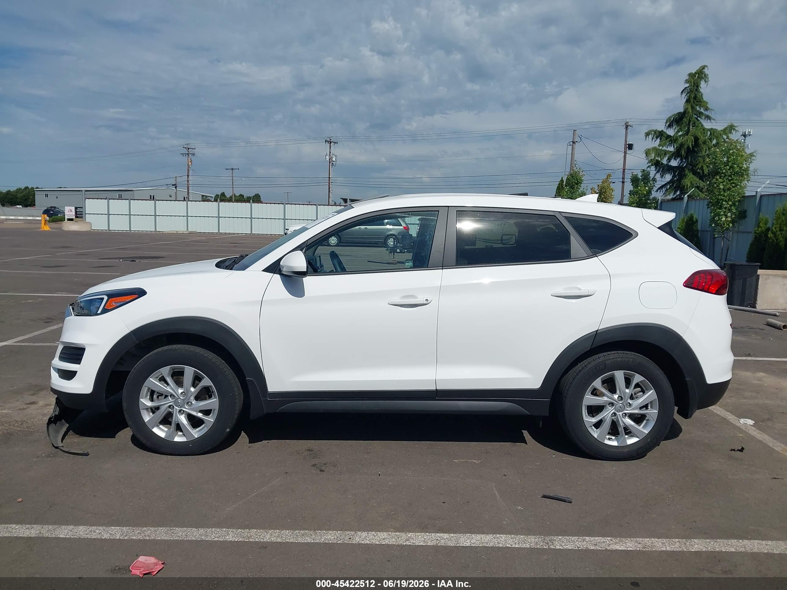 2020 HYUNDAI TUCSON SE