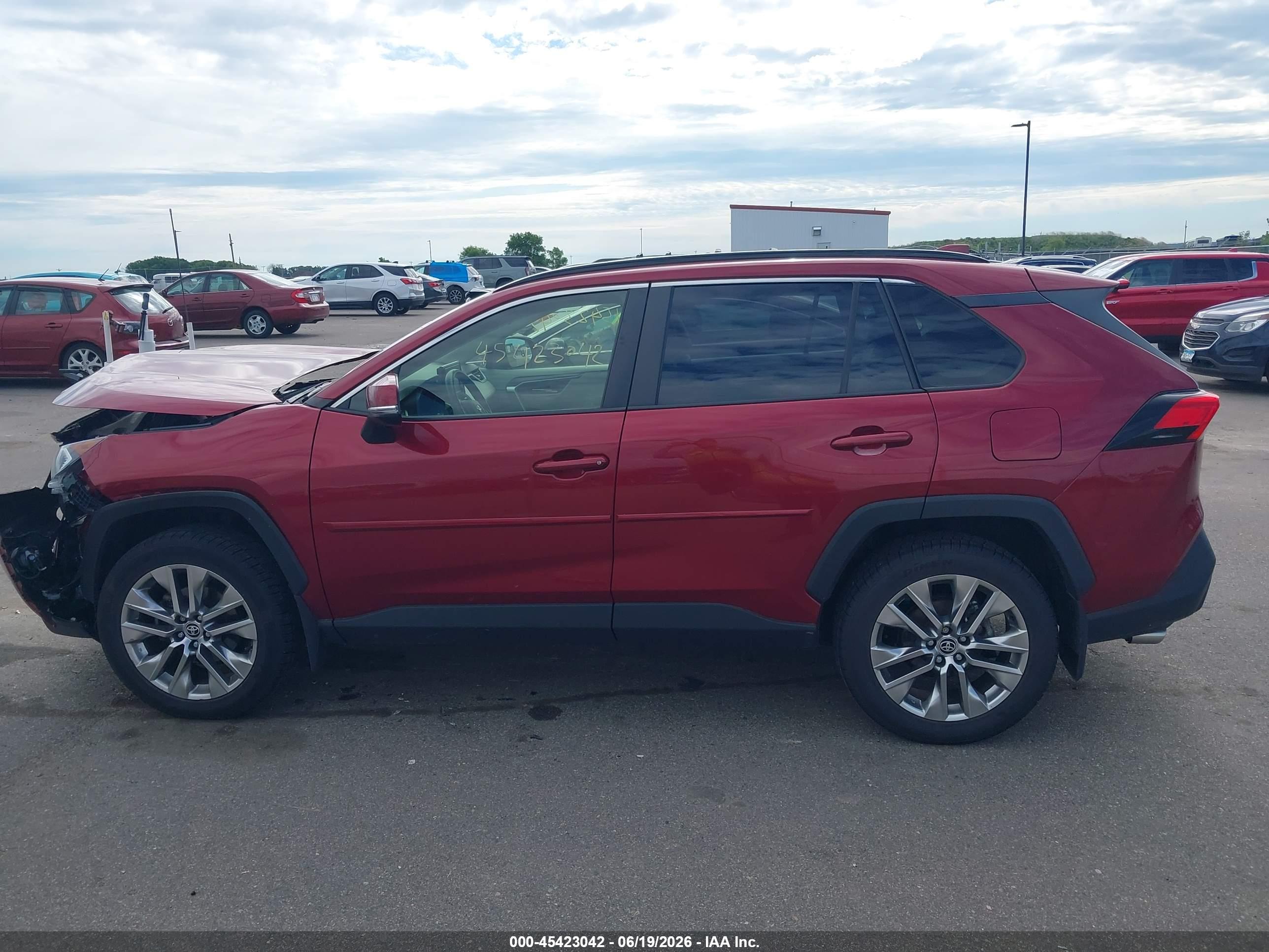 2020 TOYOTA RAV4 XLE PREMIUM
