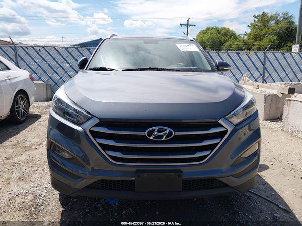 2017 HYUNDAI TUCSON SE PLUS