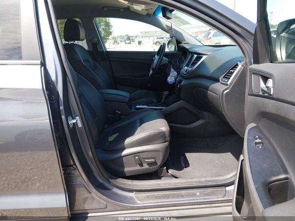 2017 HYUNDAI TUCSON SE PLUS