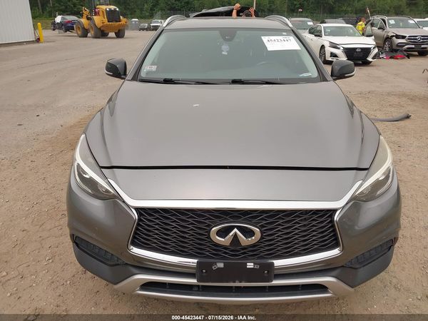 2017 INFINITI QX30 LUXURY
