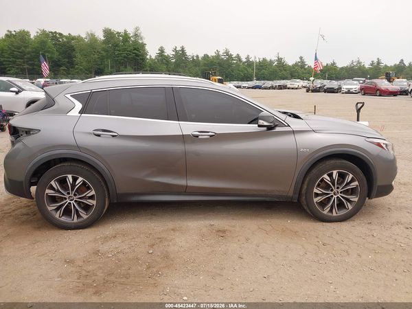 2017 INFINITI QX30 LUXURY