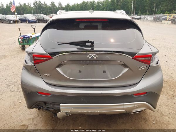 2017 INFINITI QX30 LUXURY