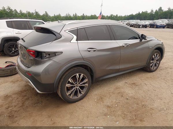 2017 INFINITI QX30 LUXURY