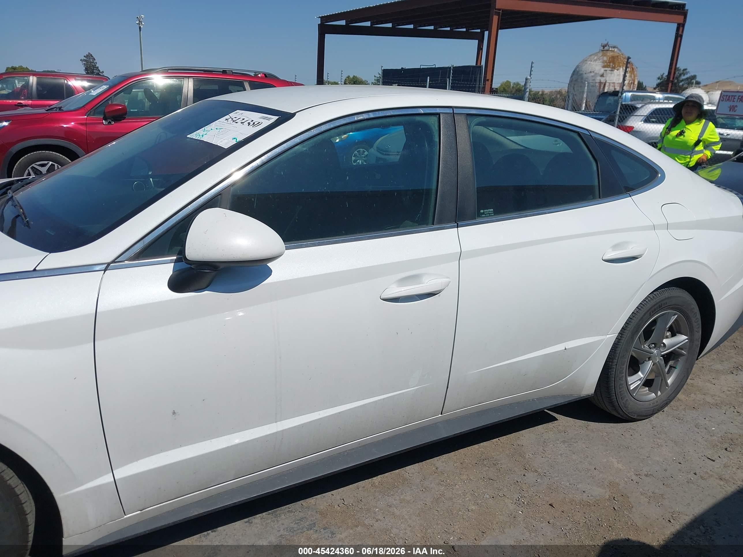 2022 HYUNDAI SONATA SE