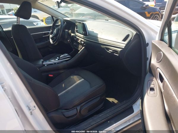 2022 HYUNDAI SONATA SE