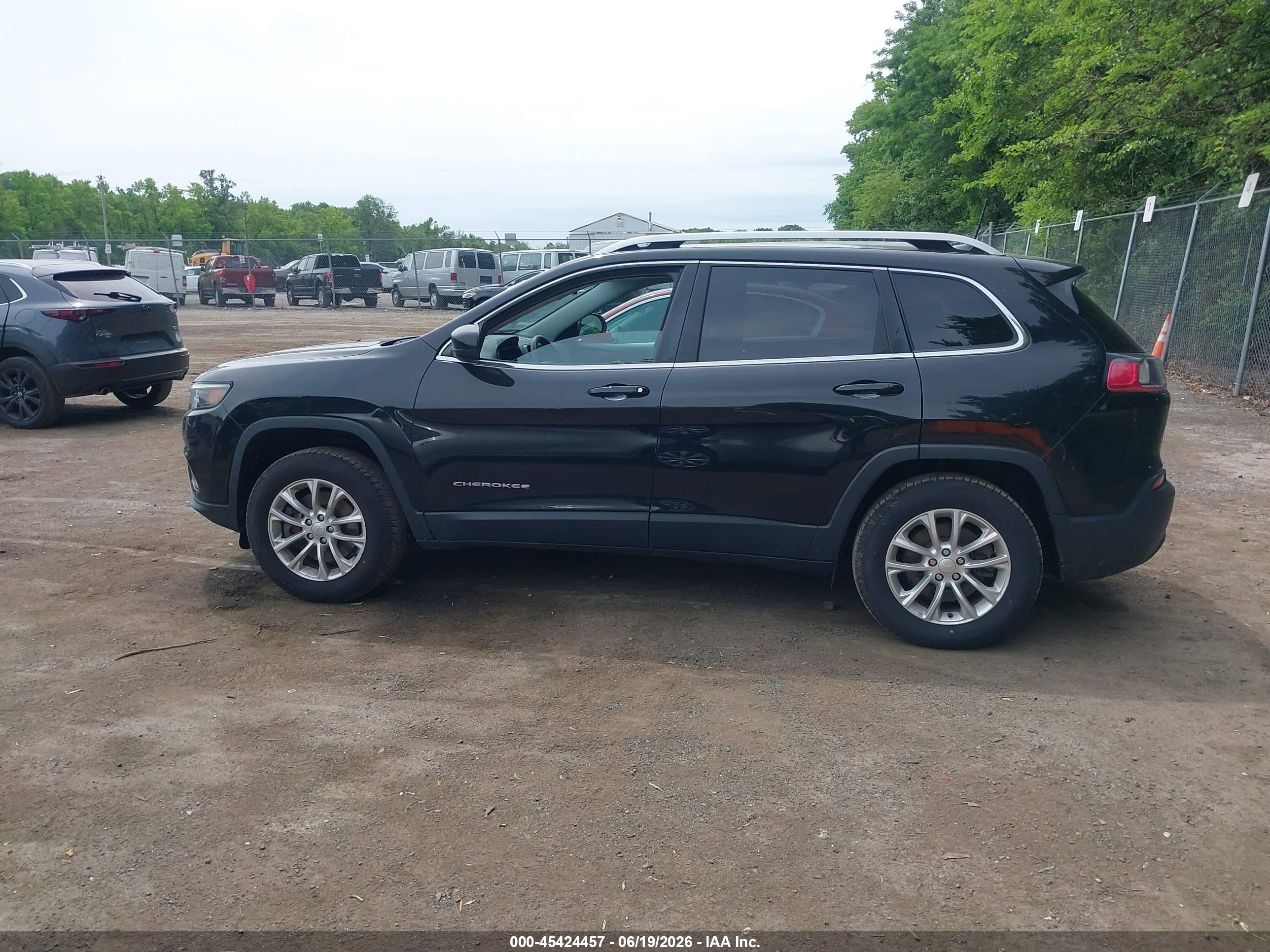 2019 JEEP CHEROKEE LATITUDE 4X4