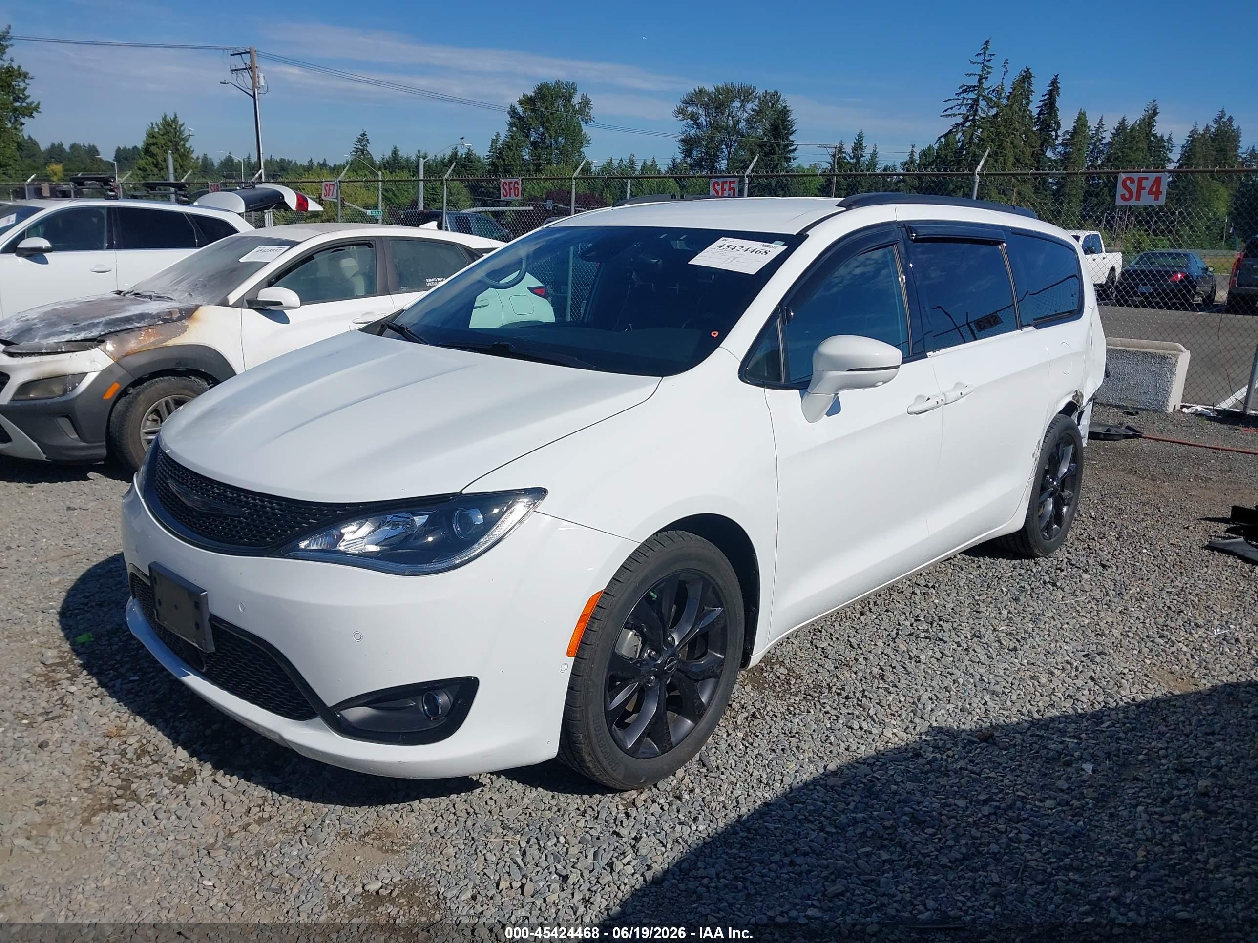 2018 CHRYSLER PACIFICA LIMITED — I2