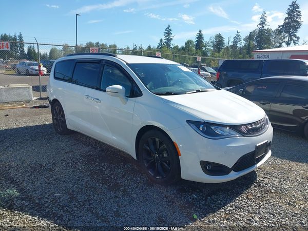 2018 CHRYSLER PACIFICA LIMITED — I1