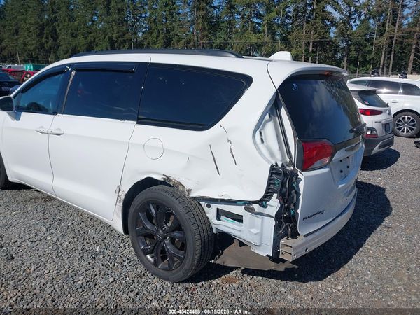 2018 CHRYSLER PACIFICA LIMITED — I6