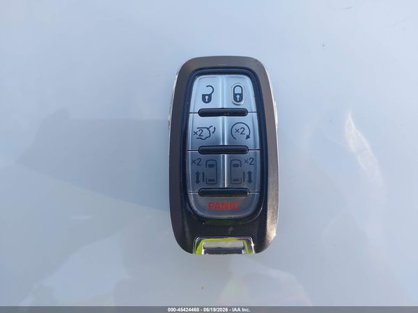 2018 CHRYSLER PACIFICA LIMITED — I11