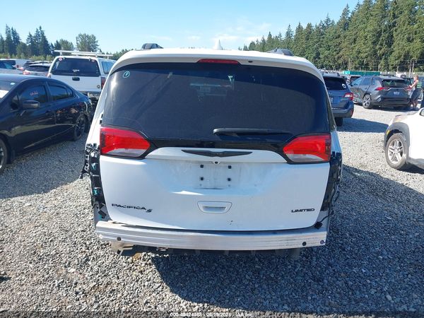 2018 CHRYSLER PACIFICA LIMITED — I119