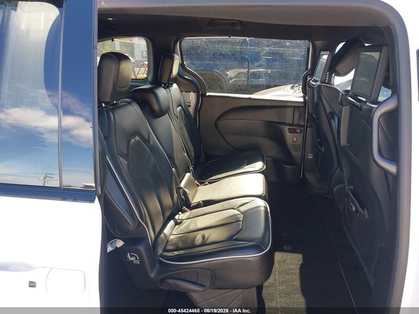 2018 CHRYSLER PACIFICA LIMITED — I153