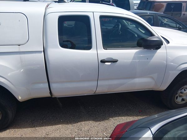 2017 TOYOTA TACOMA SR