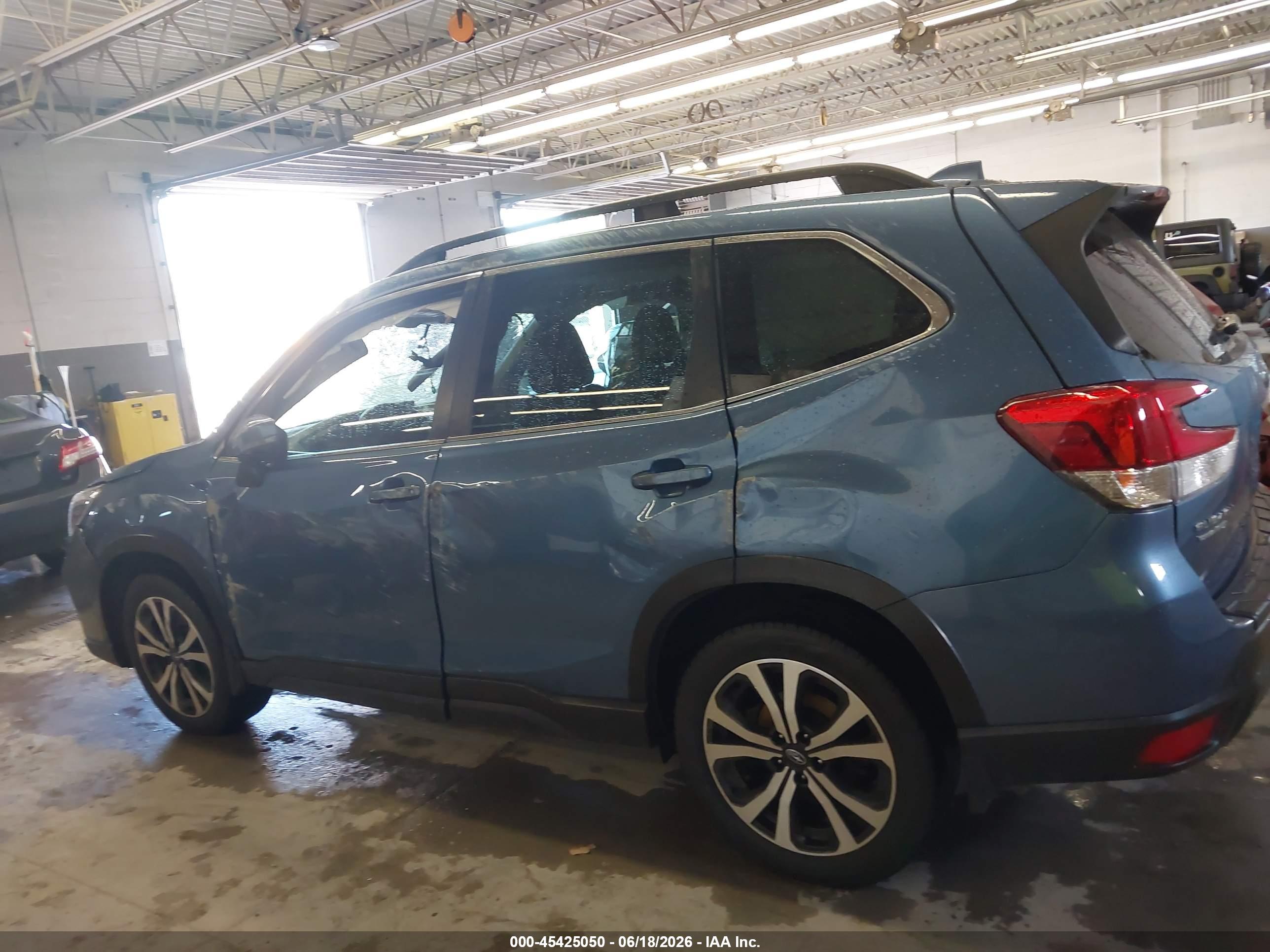 2020 SUBARU FORESTER LIMITED