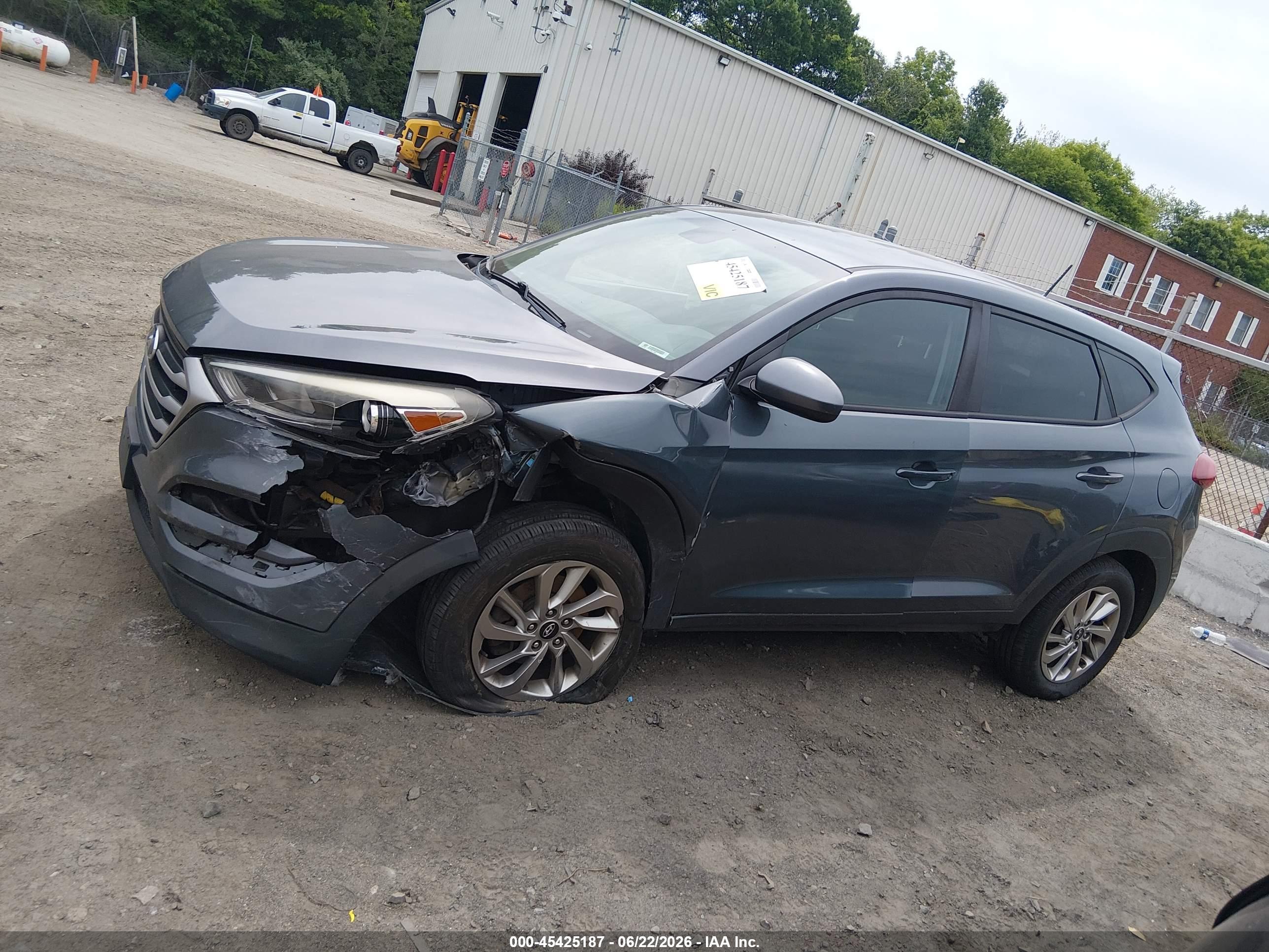 2017 HYUNDAI TUCSON SE