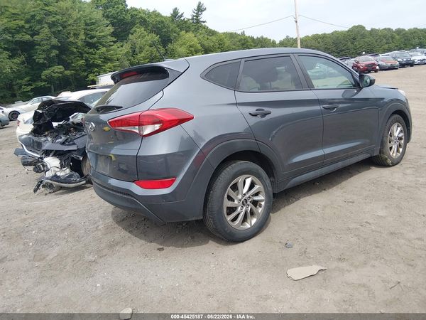 2017 HYUNDAI TUCSON SE