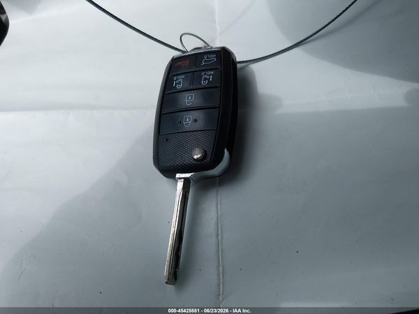 2016 KIA SEDONA LX