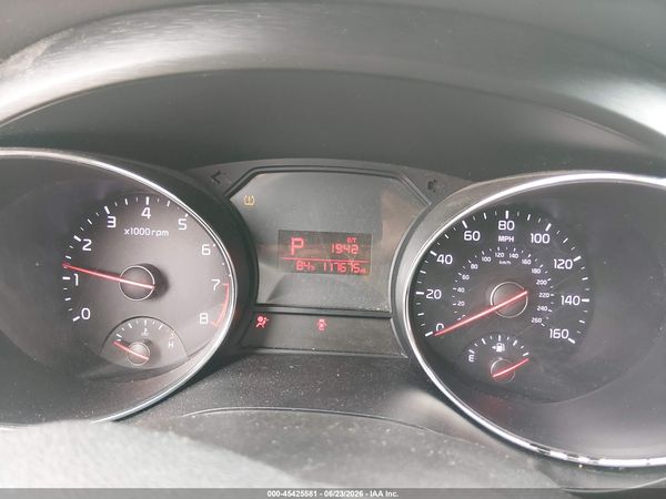 2016 KIA SEDONA LX