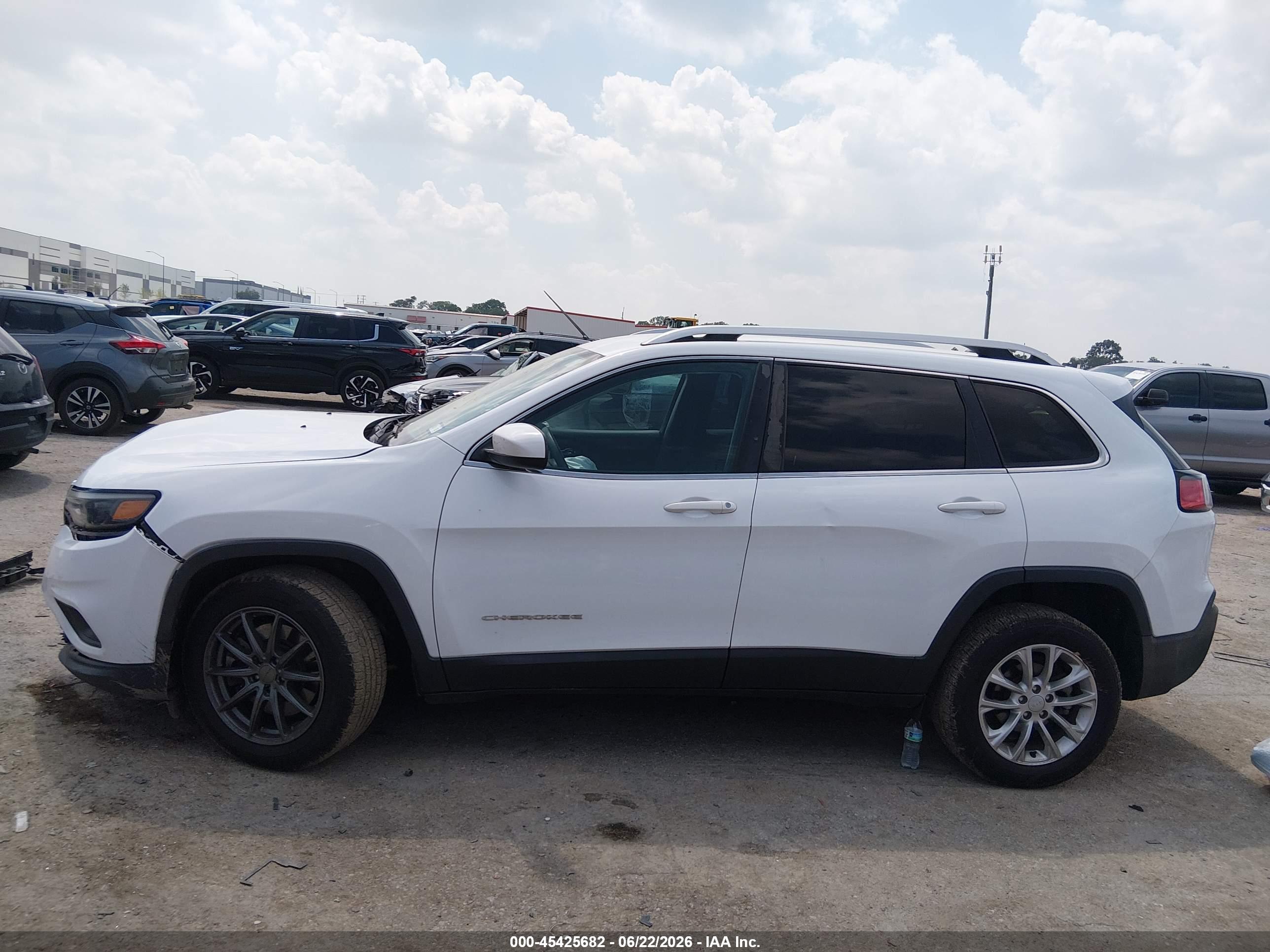 2019 JEEP CHEROKEE LATITUDE FWD