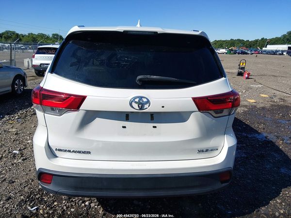 2019 TOYOTA HIGHLANDER XLE